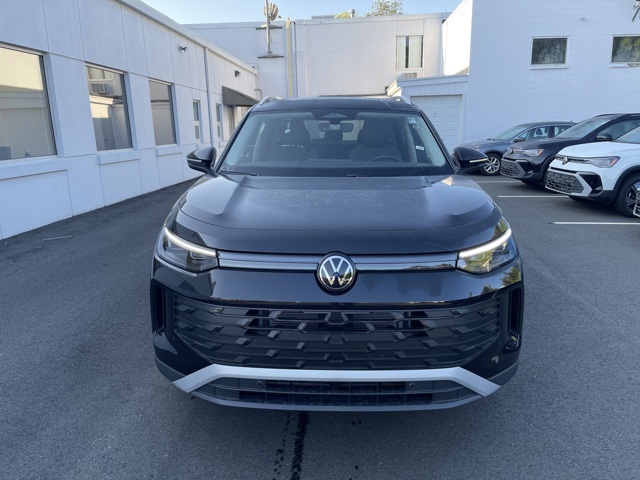 2025 Volkswagen Tiguan SE photo 4