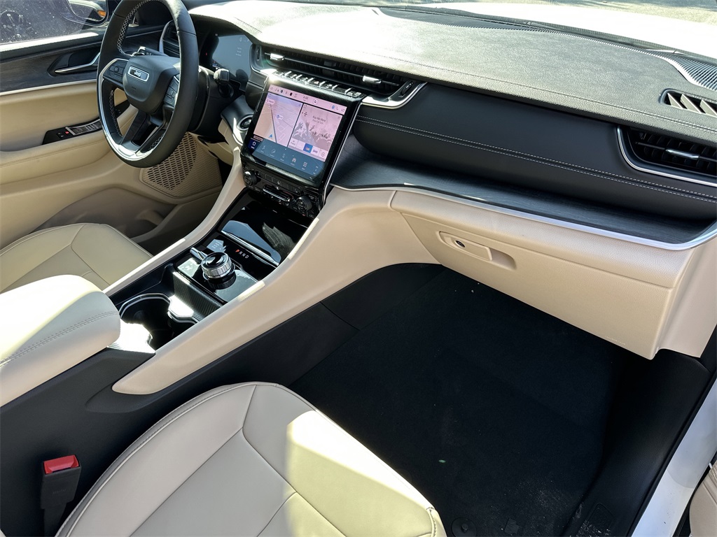 2025 Jeep Grand Cherokee Limited photo 9