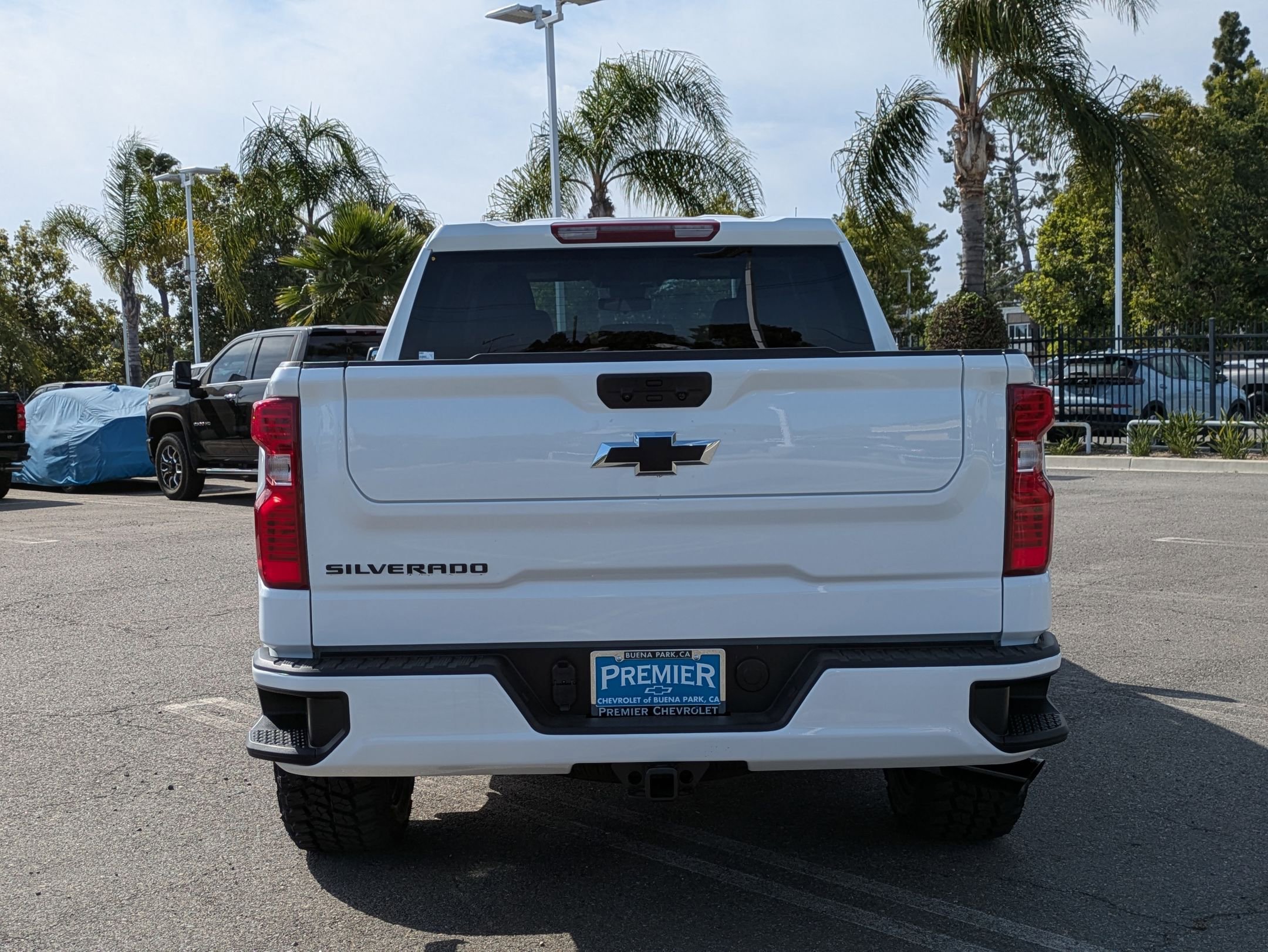 2025 Chevrolet Silverado 1500 Custom photo 4