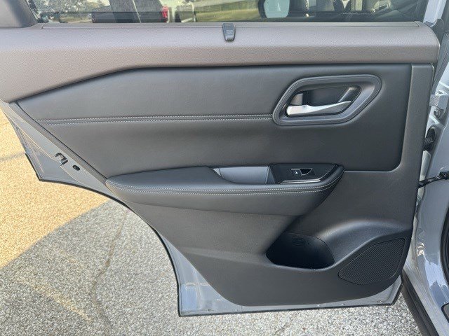 2022 Nissan Rogue SL photo 19