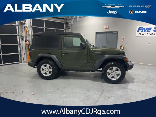 2022 Jeep Wrangler Sport's photo