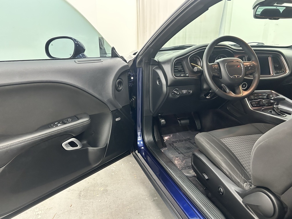 2017 Dodge Challenger R/T photo 18