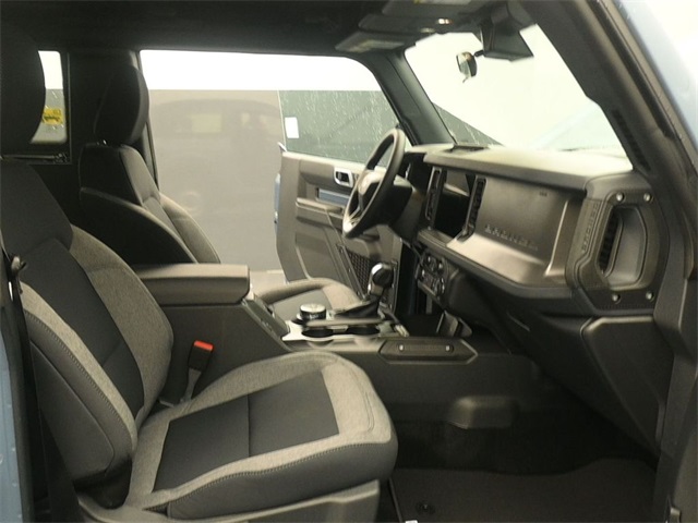 2025 Ford Bronco Base photo 11