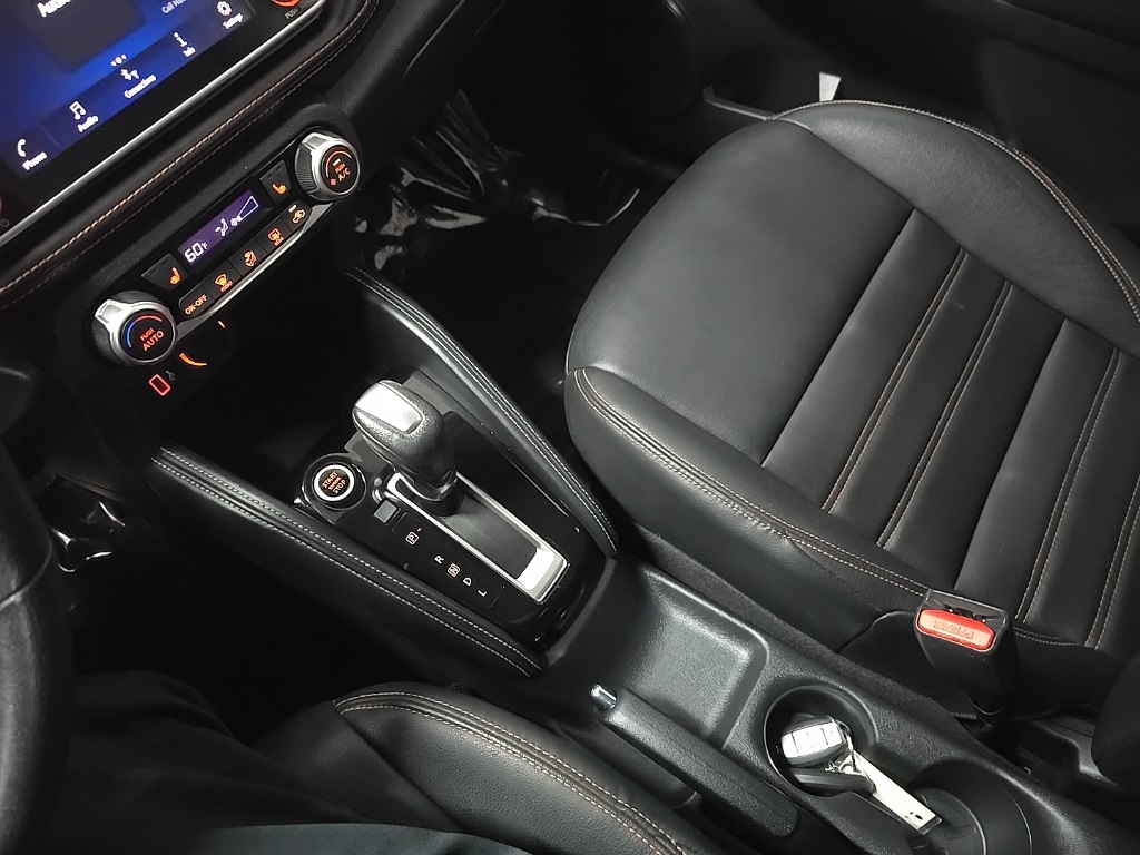 2019 Nissan Kicks SR photo 25