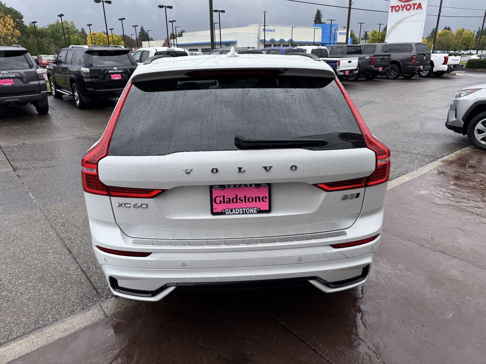 2023 Volvo XC60 Plus photo 4