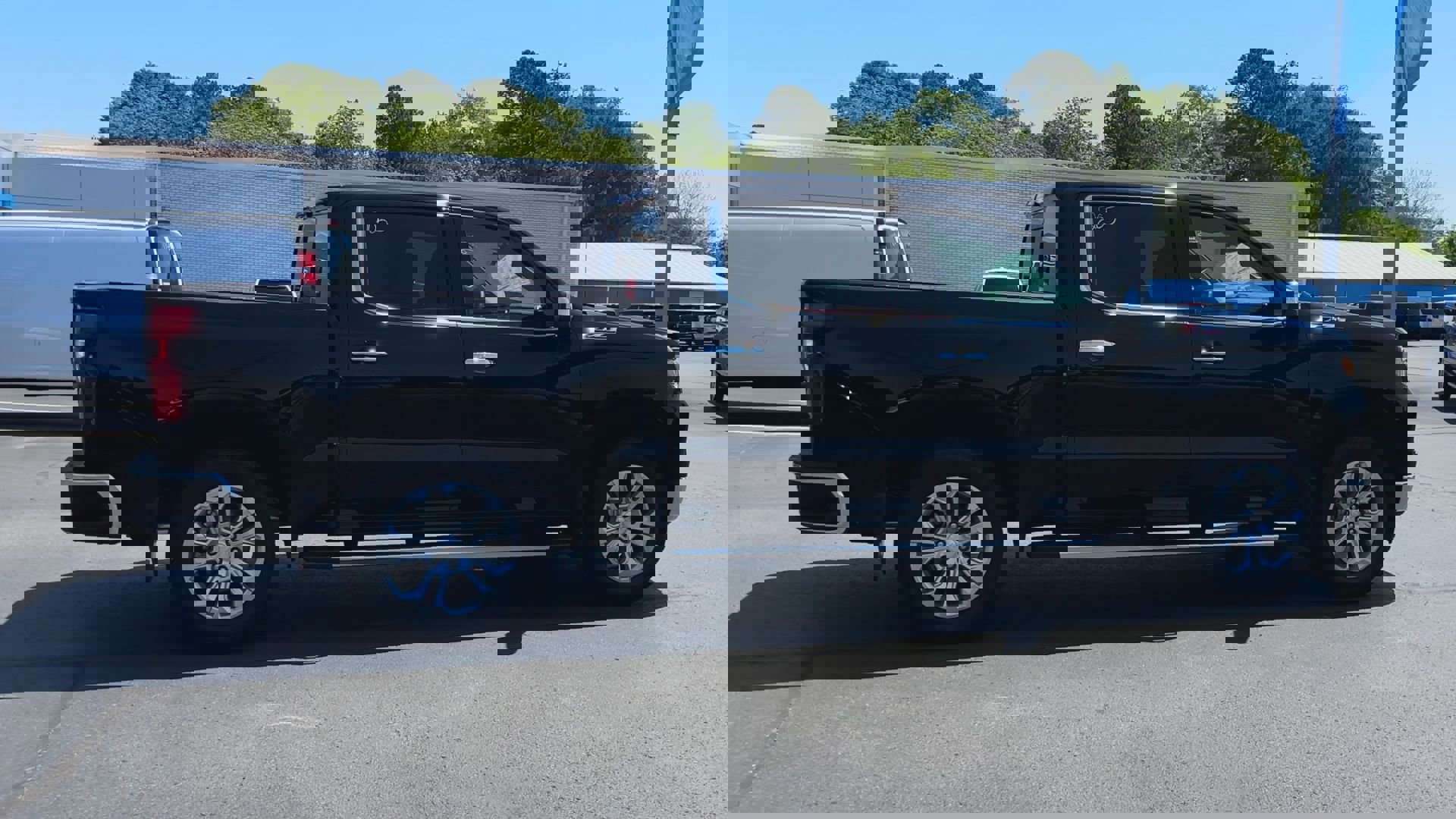 2025 Chevrolet Silverado 1500 LTZ photo 9