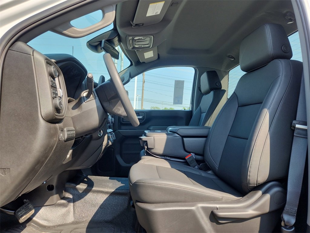 2025 Chevrolet Silverado 3500HD Work Truck photo 4