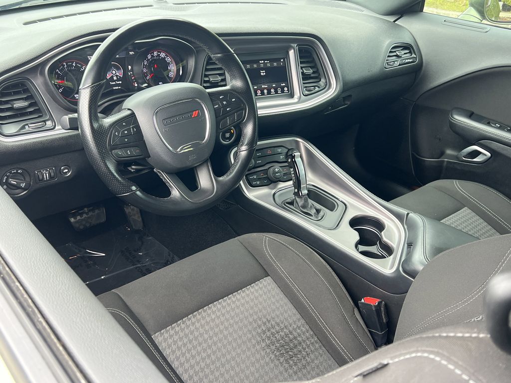 2021 Dodge Challenger SXT photo 2