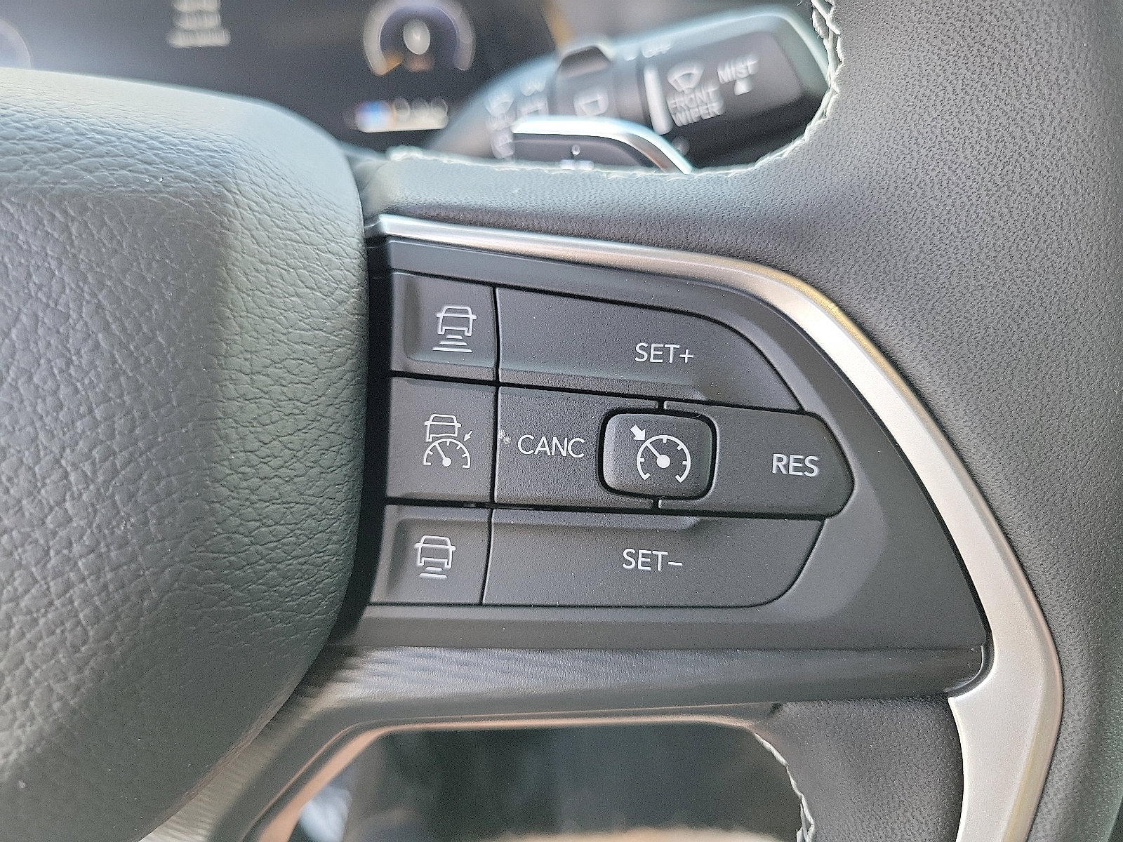 2025 Jeep Grand Cherokee Laredo X photo 4