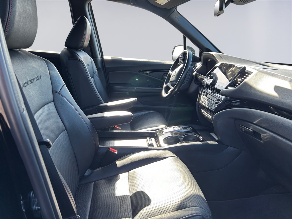 2022 Honda Pilot Black Edition photo 17
