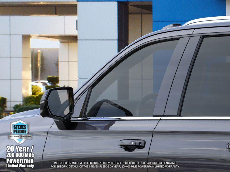 2025 Chevrolet Suburban LT photo 12