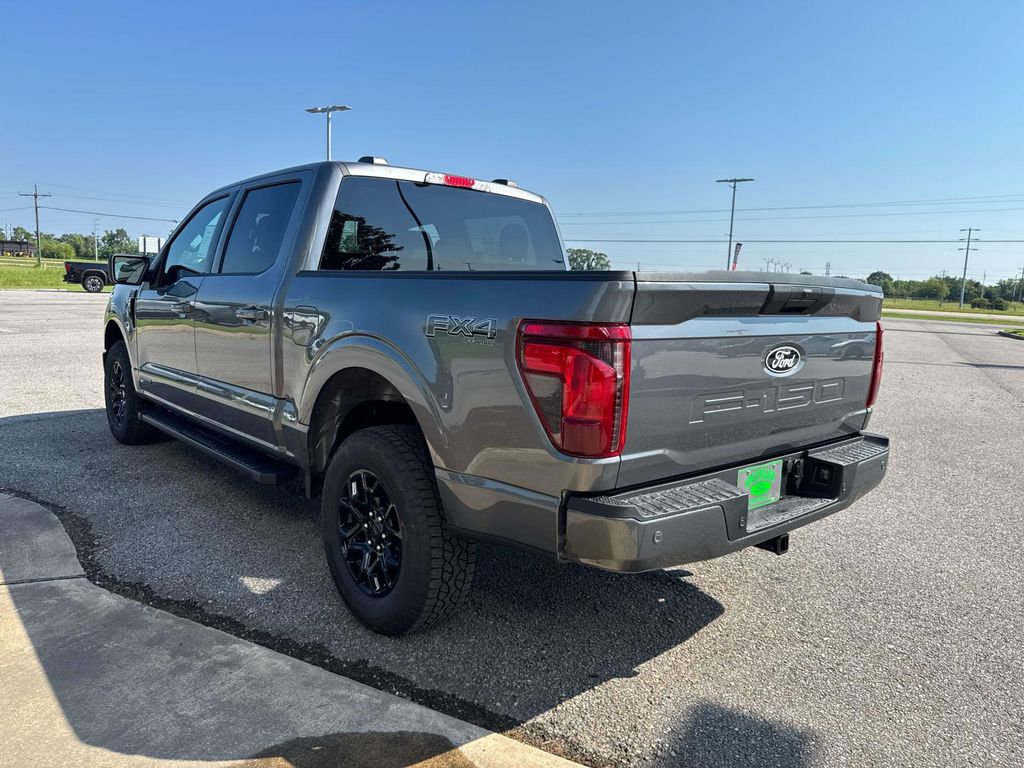 2025 Ford F-150 XLT photo 4
