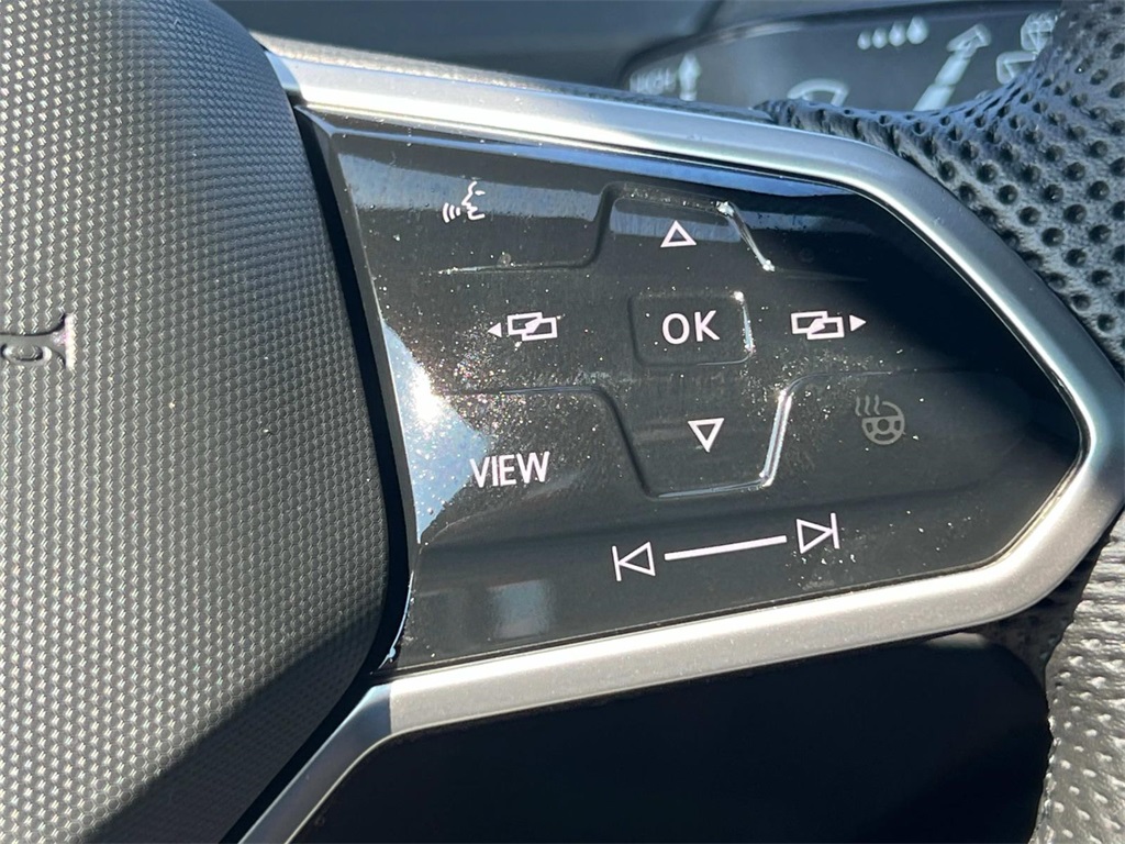 2022 Volkswagen Tiguan SE R-Line Black photo 23