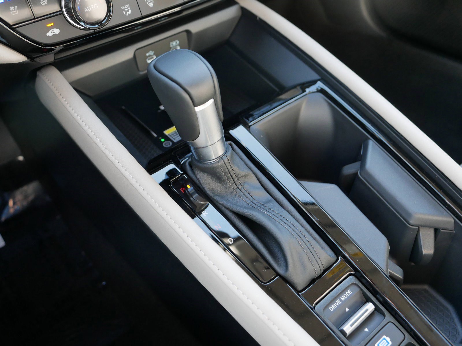 2025 Honda Accord Hybrid Touring photo 18