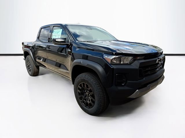 2026 Chevrolet Colorado Trail Boss photo 2