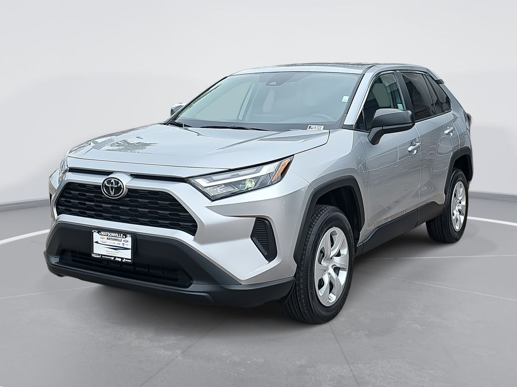 2024 Toyota RAV4 LE photo 4