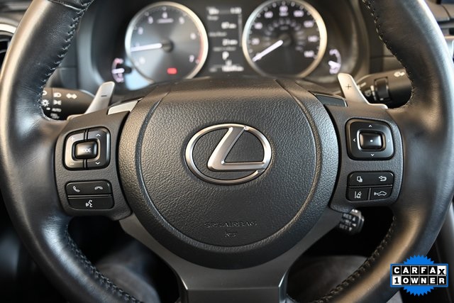 2022 Lexus IS 300 photo 12