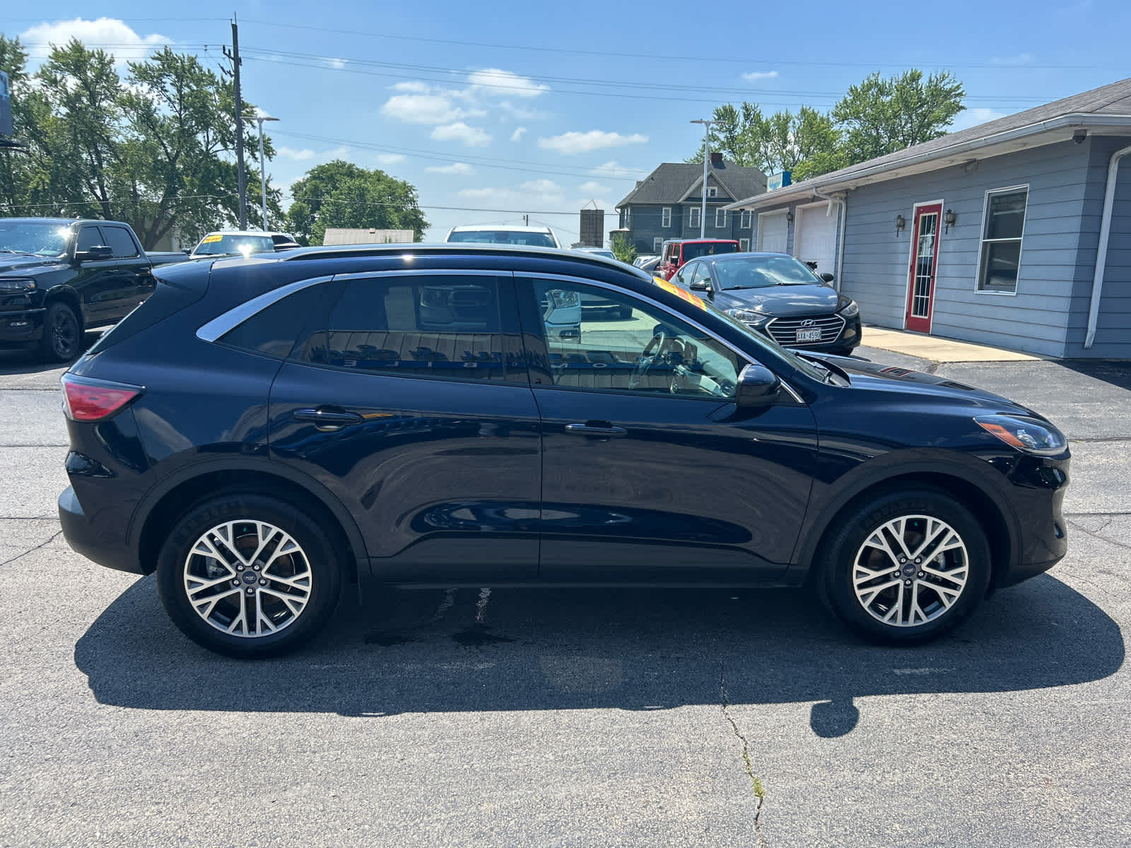 2021 Ford Escape SEL photo 2