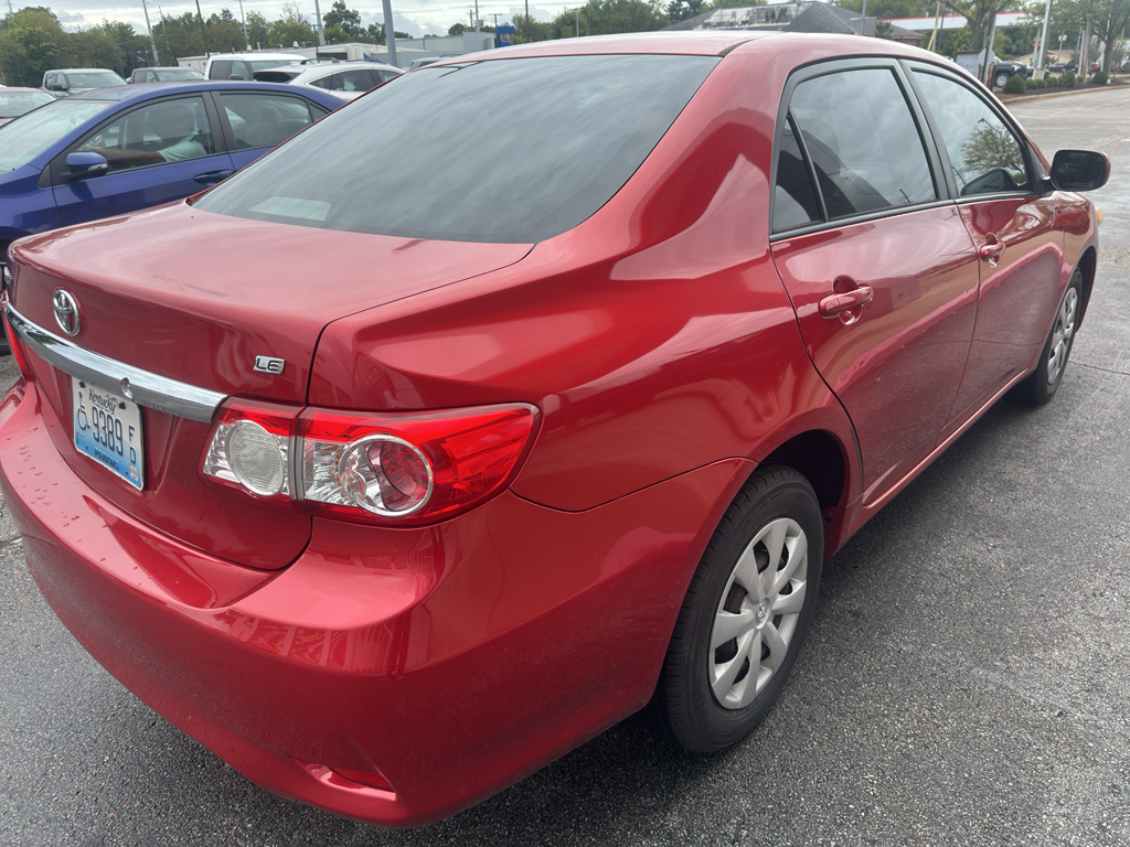 2011 Toyota Corolla LE photo 4