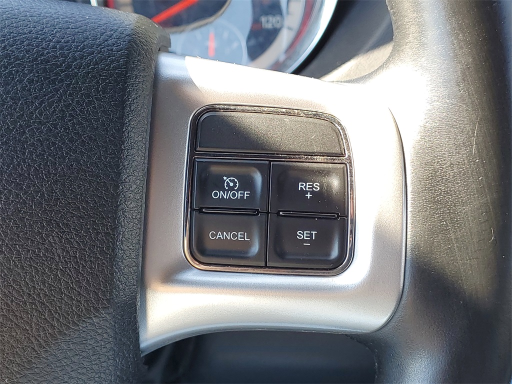 2013 Dodge Grand Caravan R/T photo 17