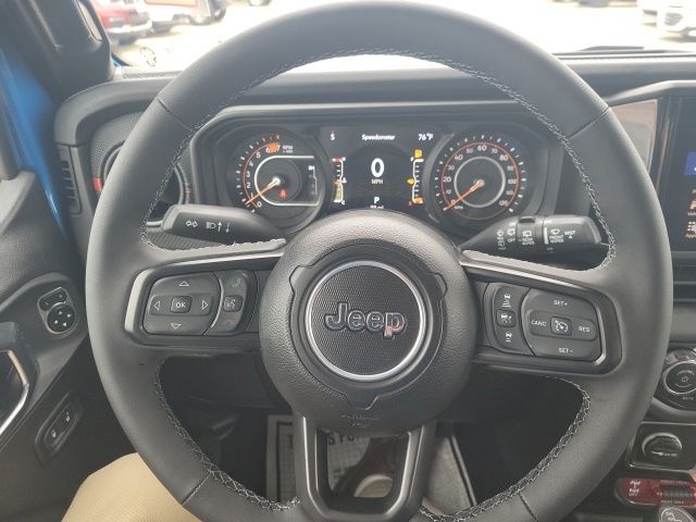 2025 Jeep Wrangler Rubicon photo 12