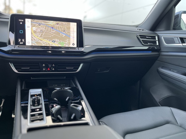 2025 Volkswagen Atlas Cross Sport SEL R-Line photo 6