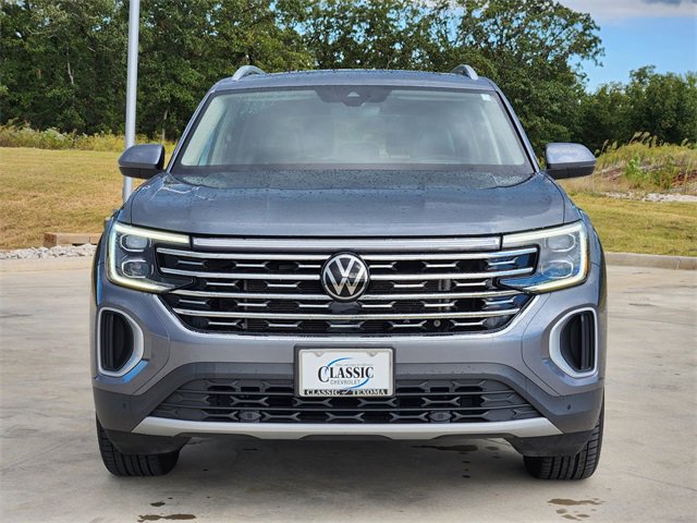 2024 Volkswagen Atlas SEL photo 2