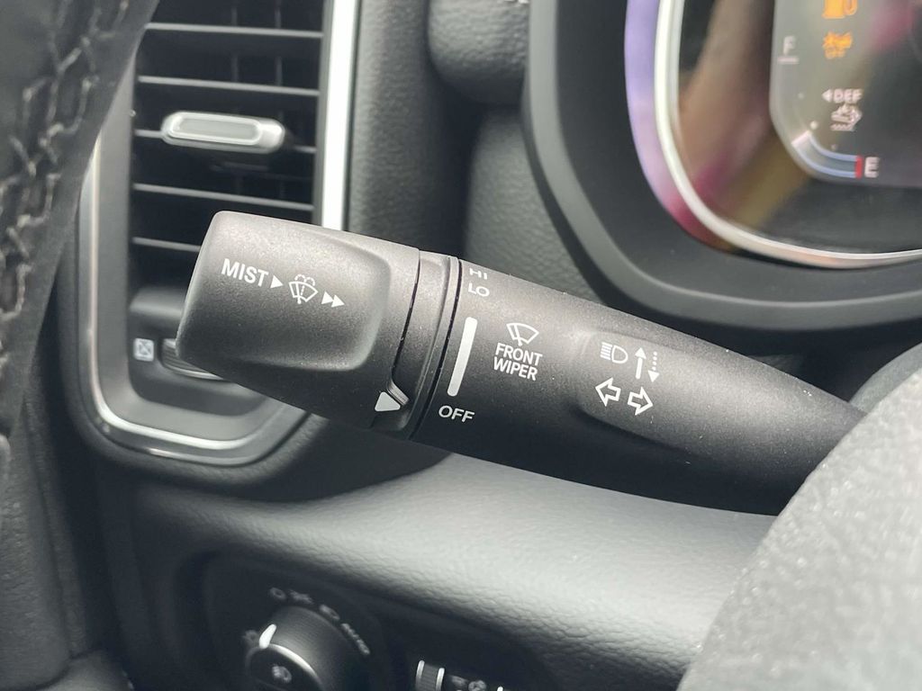 2025 Ram 2500 Laramie photo 32