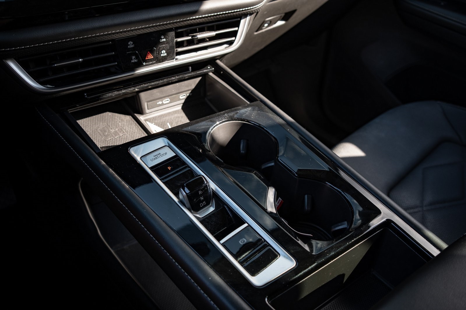 2024 Volkswagen Atlas SE Technology photo 21
