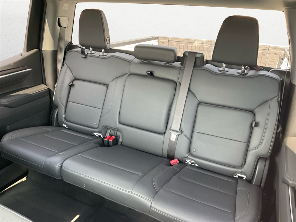 2025 Gmc Sierra 1500 SLT photo 9