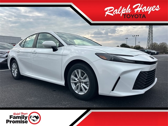 2026 Toyota Camry LE's photo