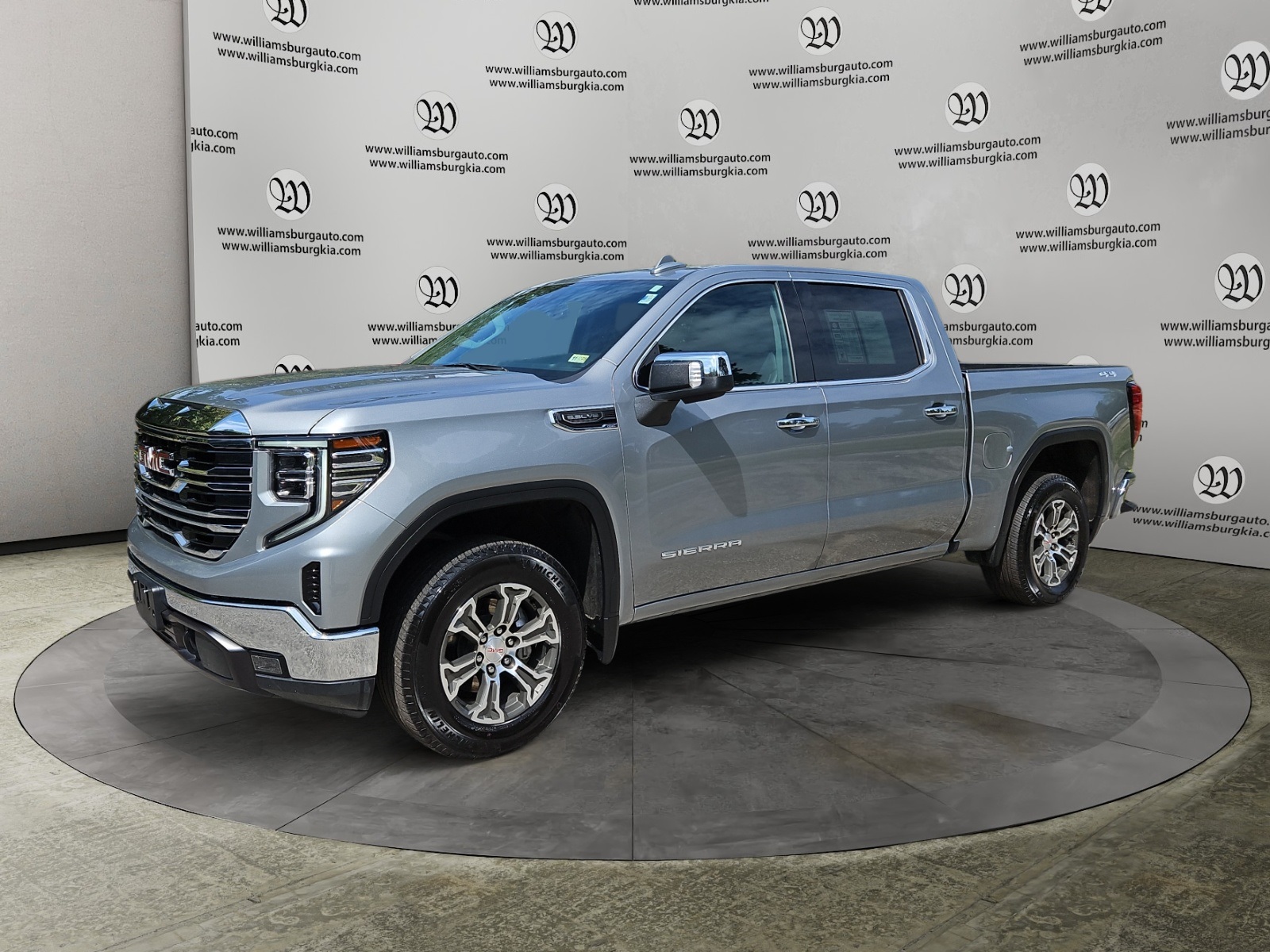 2025 GMC Sierra 1500 SLT's photo