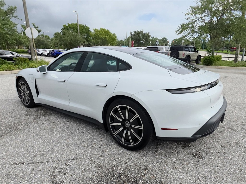 2021 Porsche Taycan Base photo 6