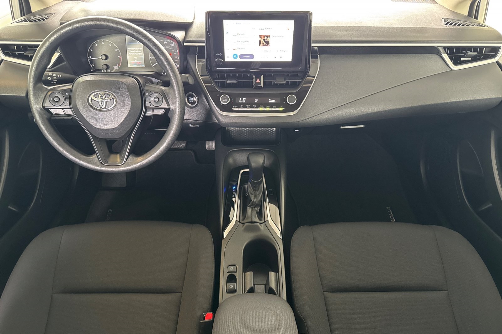 2024 Toyota Corolla LE Premium photo 3