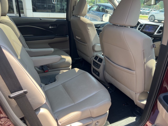 2017 Honda Pilot Elite photo 19