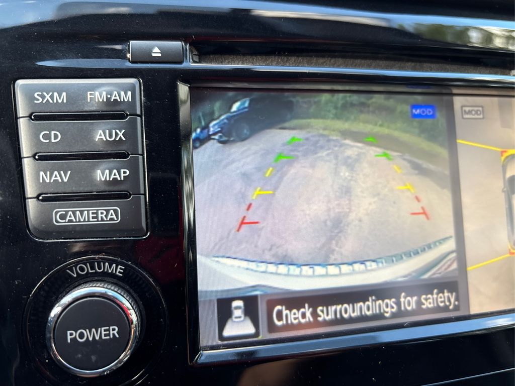 2016 Nissan Rogue SV photo 28
