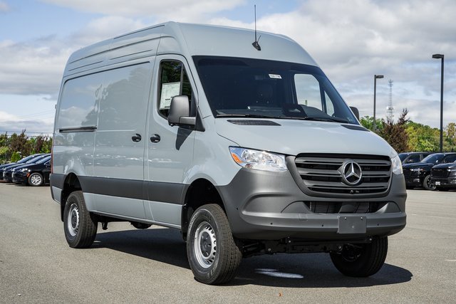 2026 Mercedes-Benz Sprinter Cargo Van Base's photo