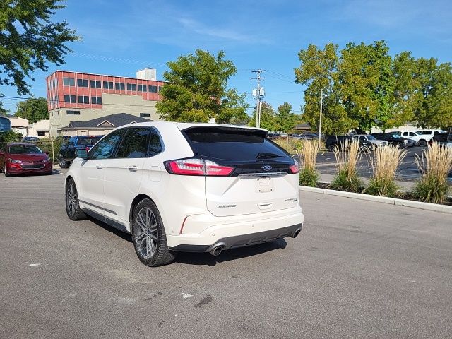 2019 Ford Edge Titanium photo 5