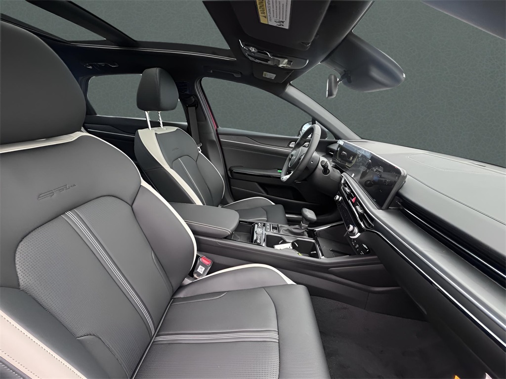 2025 Kia K5 GT-Line photo 23