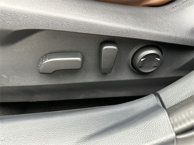 2021 Subaru Outback Touring photo 4