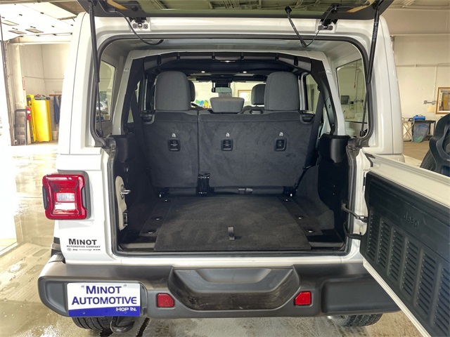 2024 Jeep Wrangler Sahara photo 22