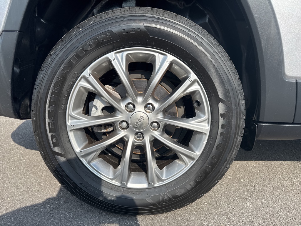 2019 Jeep Cherokee Latitude photo 11