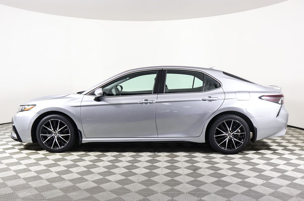 2023 Toyota Camry SE photo 2