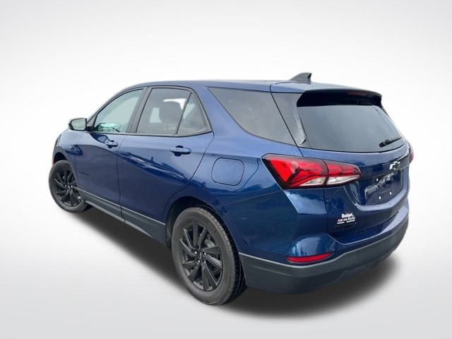 2023 Chevrolet Equinox LS photo 3