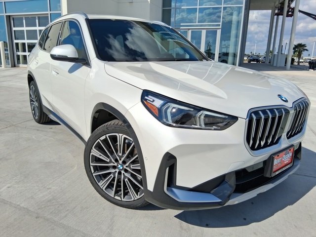 2026 BMW X1 28i's photo