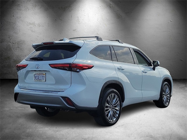 2022 Toyota Highlander Platinum photo 4