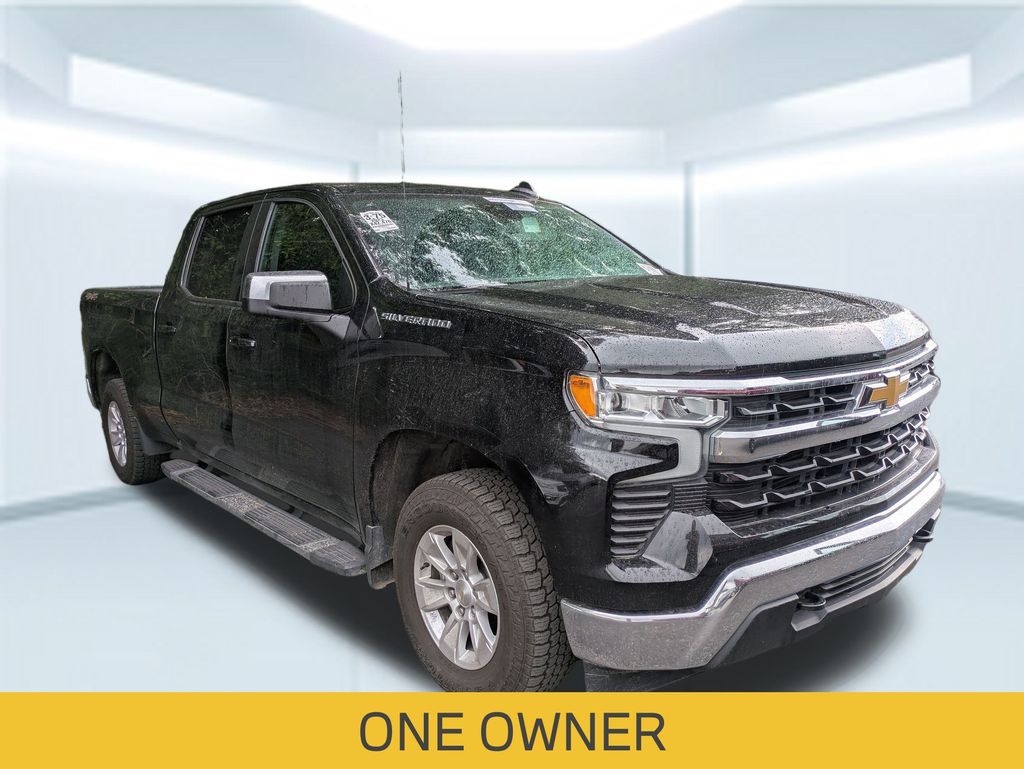2023 Chevrolet Silverado 1500 LT photo 3