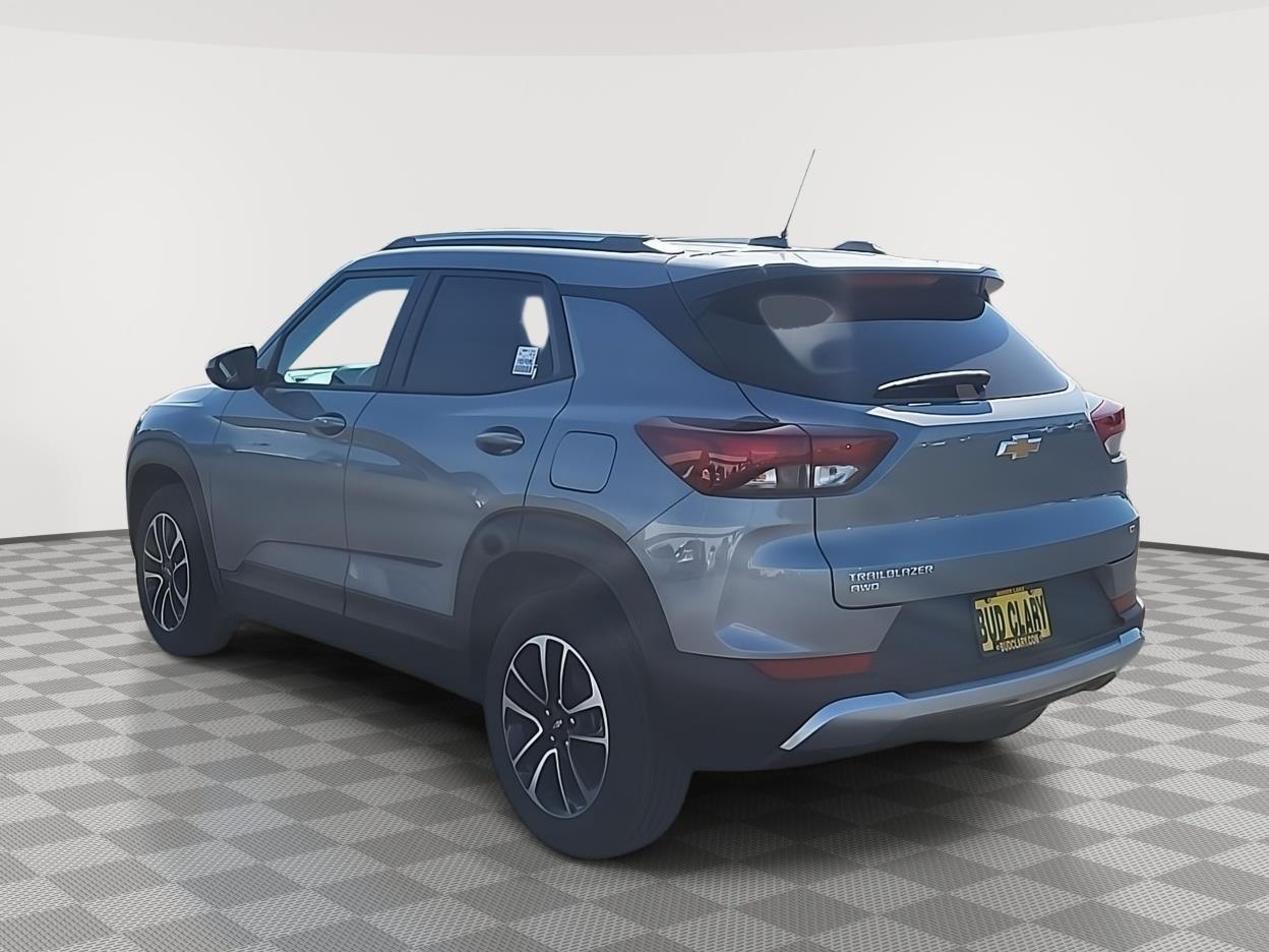 2026 Chevrolet Trailblazer LT photo 2