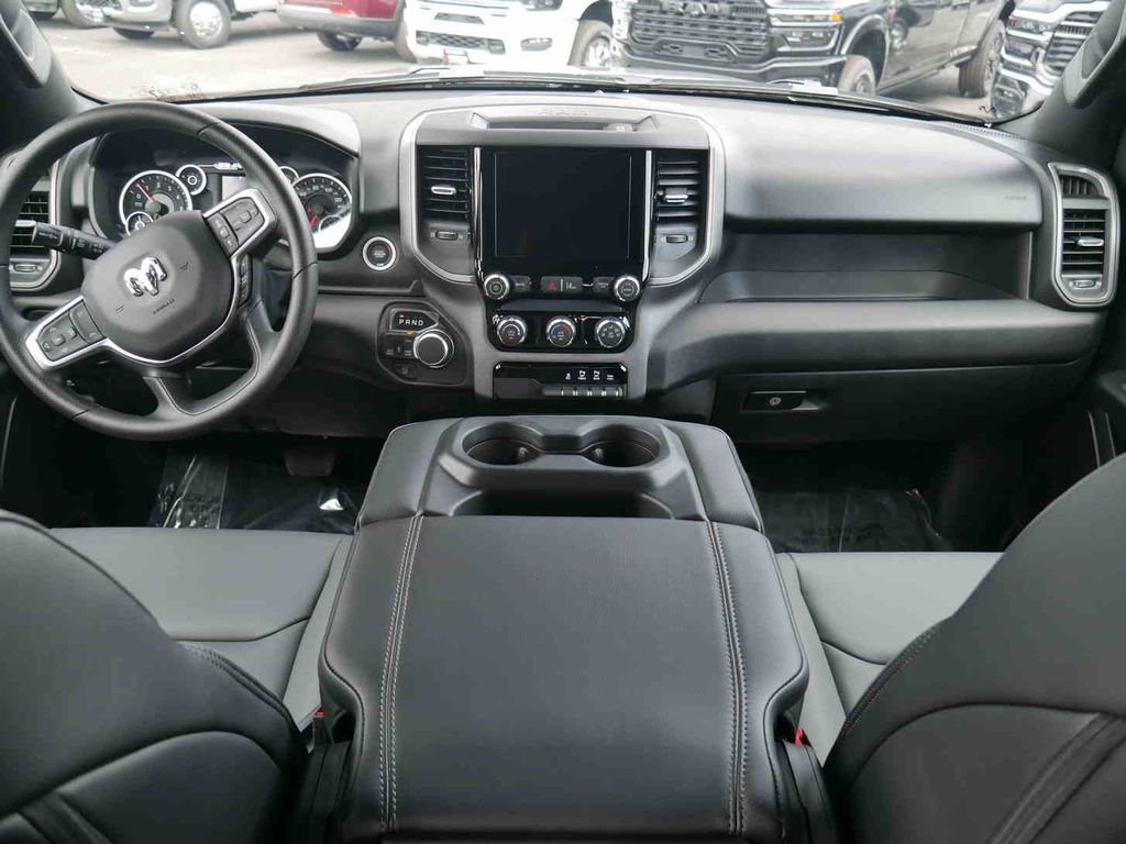 2025 Ram 1500 Tradesman photo 2