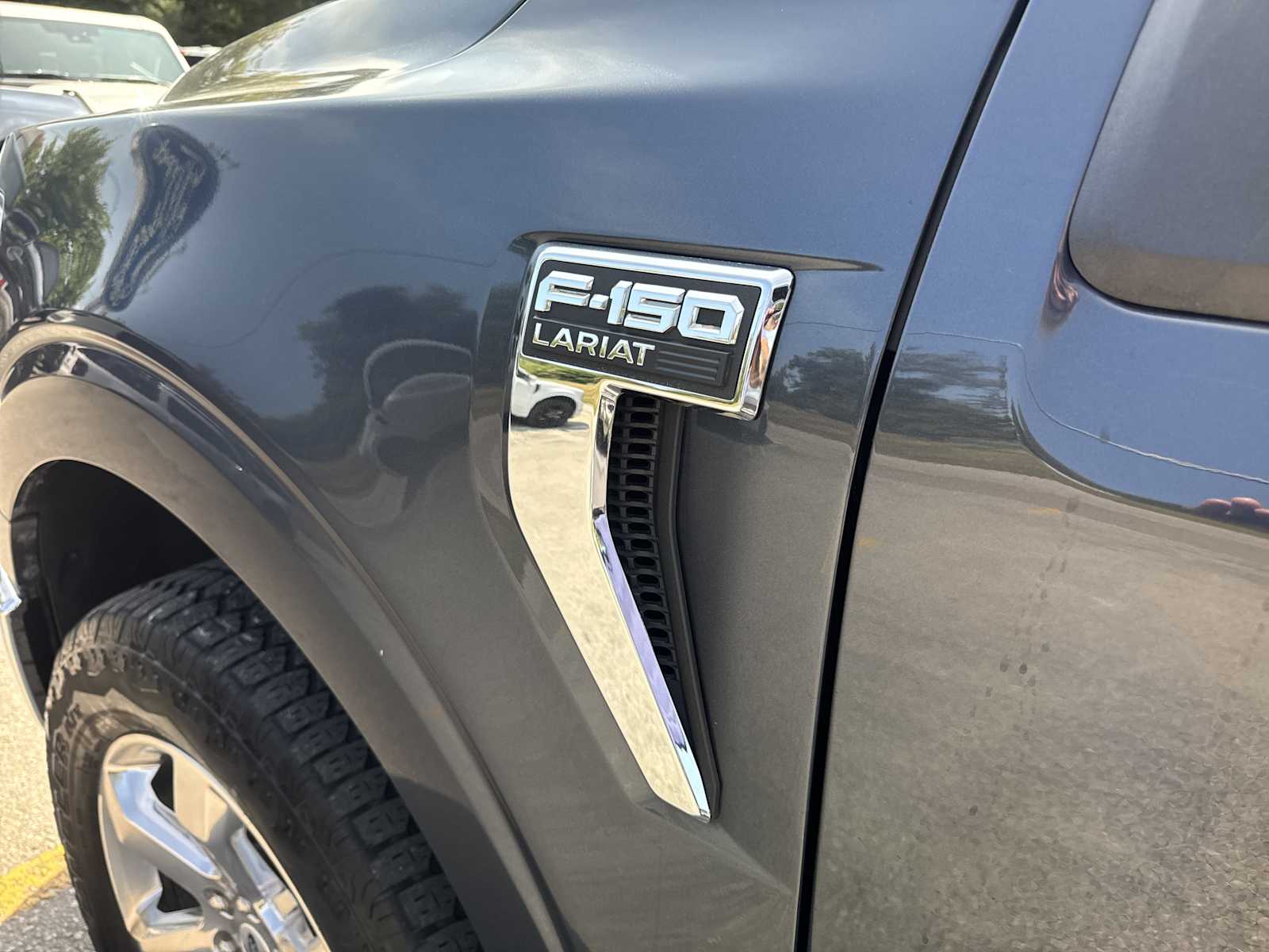 2022 Ford F-150 Lariat photo 19